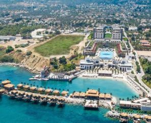 Cratos Premium Hotel & Casino