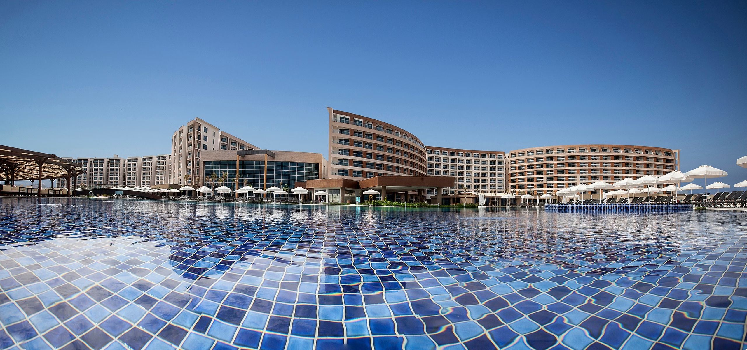 Elexus Hotel Resort 